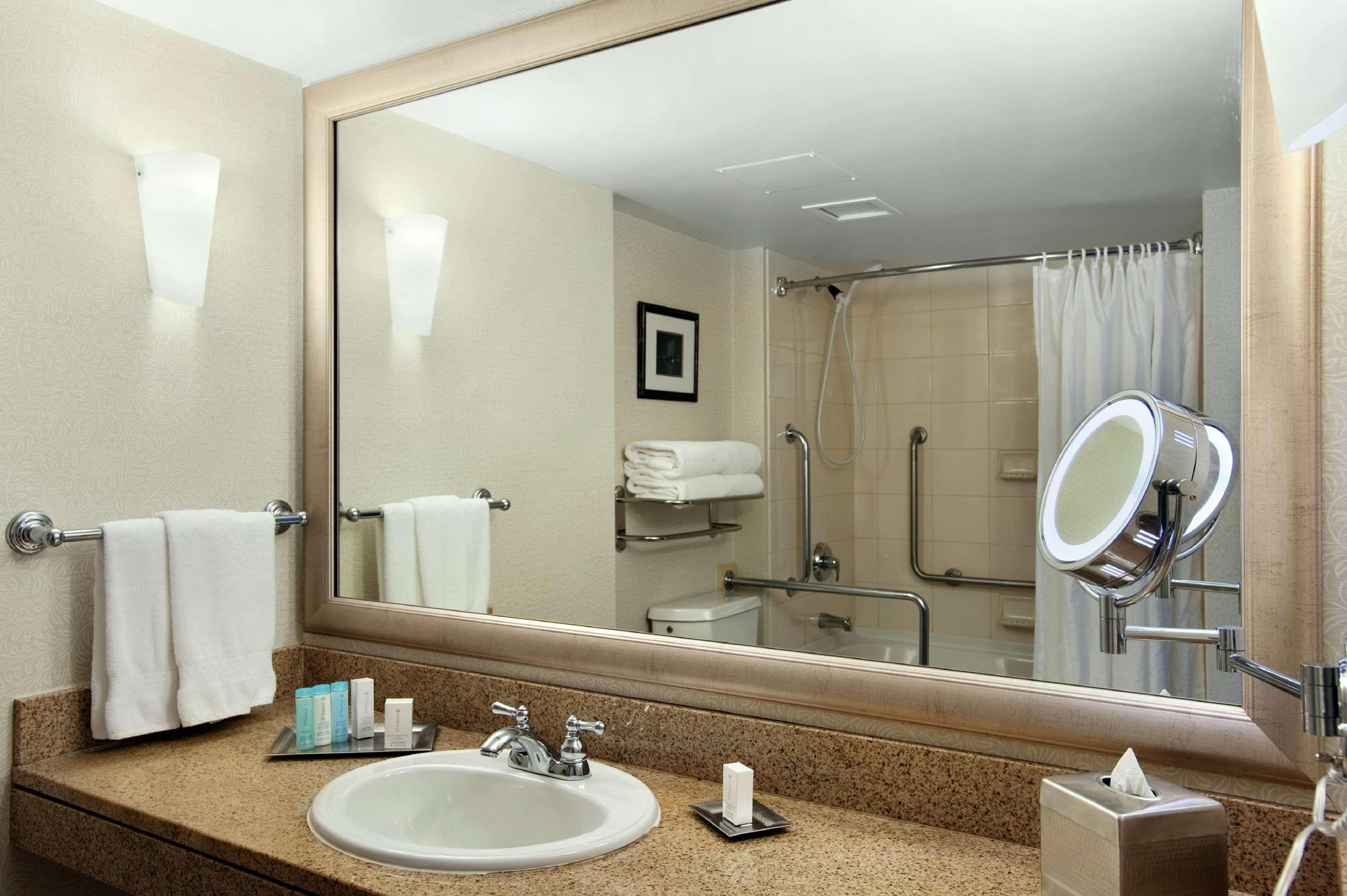 Hilton Vancouver Metrotown Burnaby Eksteriør bilde